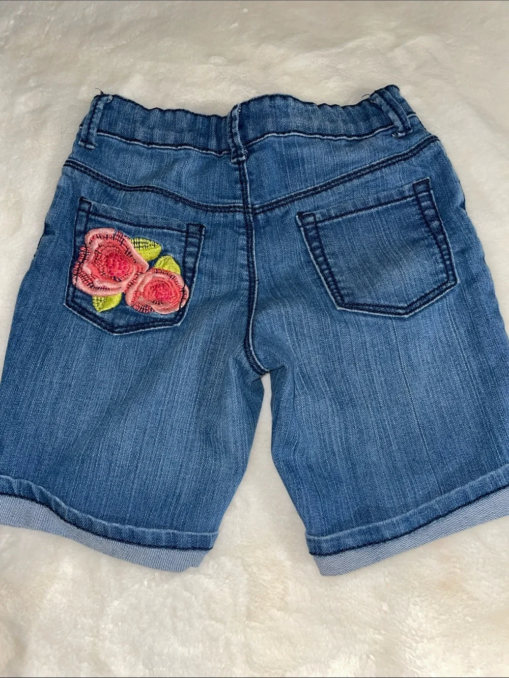 Gymboree Girls’ Size 8 Blue Denim Cuffed Shorts w/floral embroidery on pockets